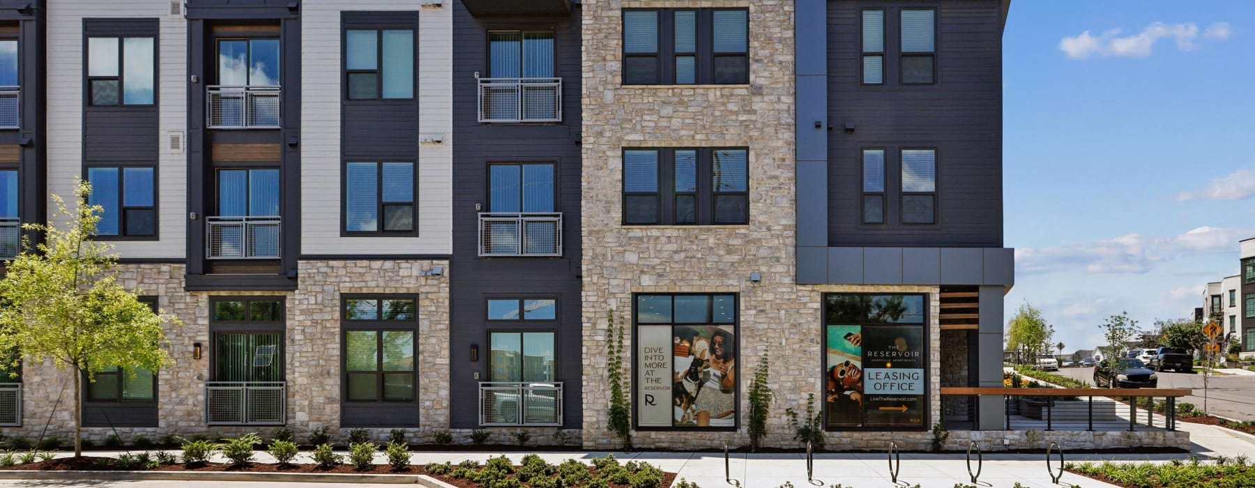 an exterior view of the apartment building