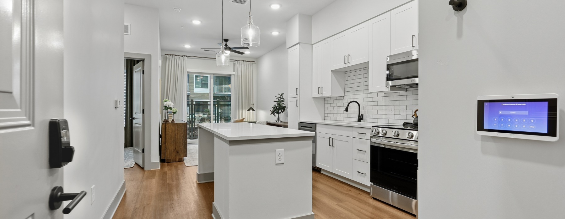 entry into a spacious apartment 